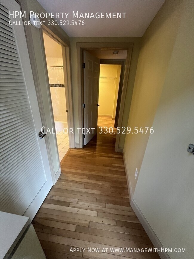 Building Photo - 2404 Prospect Ave E