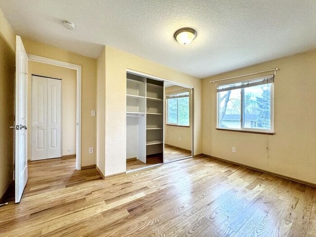 Building Photo - Spacious 4-Bedroom Home with Modern Amenit...