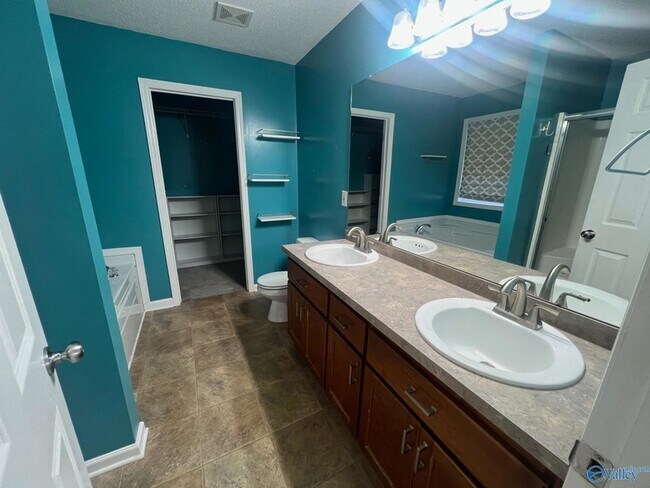 Building Photo - 108 Ann Bradley Dr