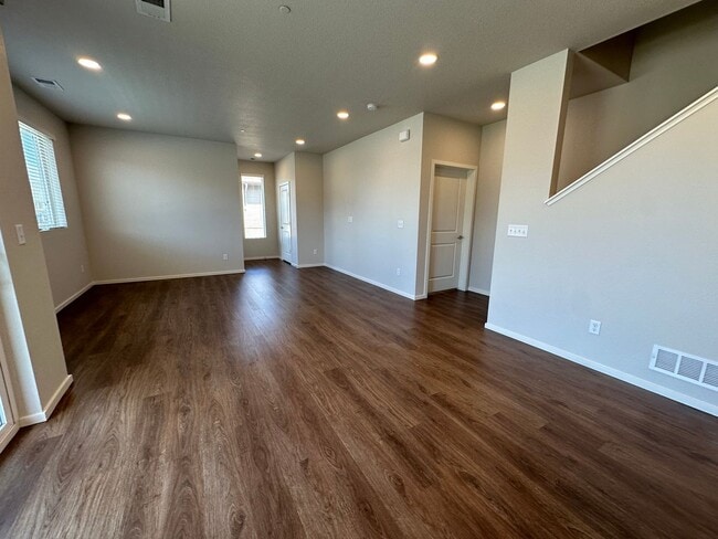 Building Photo - 4888 Denys Dr.