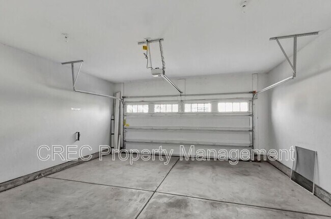 Building Photo - 8986 Cat Tail Pond Rd