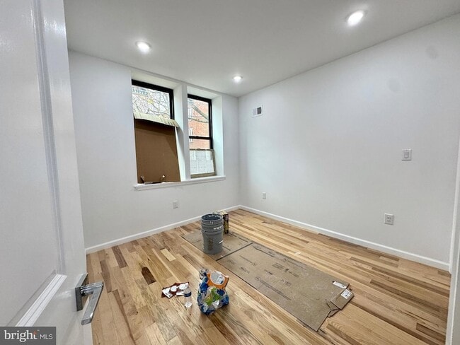 Building Photo - 781 S 3rd St