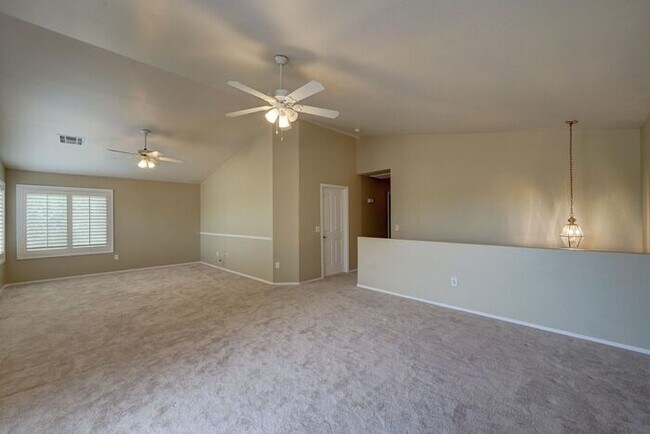 Building Photo - COMING SOON! Gorgeous Gilbert Home with Go...