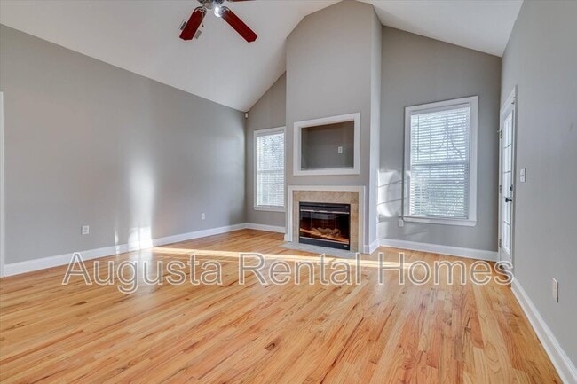 Building Photo - 719 Bonnie Oaks Ln