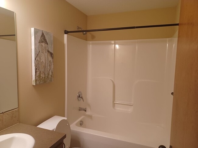 Building Photo - Must-see 4 bedrooms, 3 bath home in Harves...
