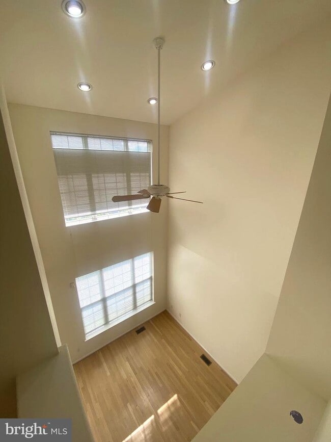 Building Photo - 372 Tuvira Ln