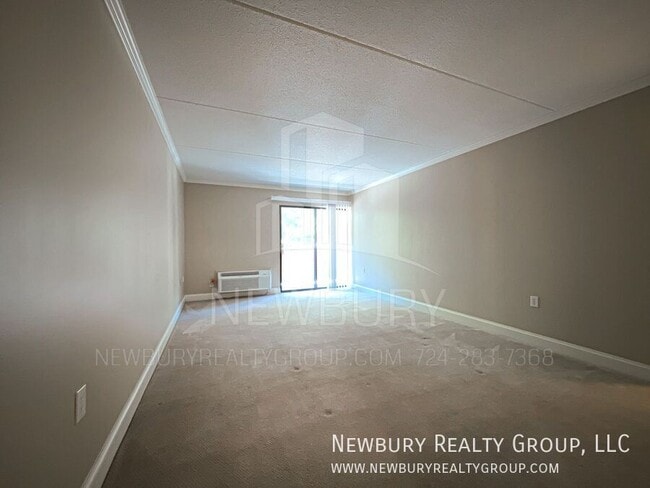 Building Photo - 530 N Main St