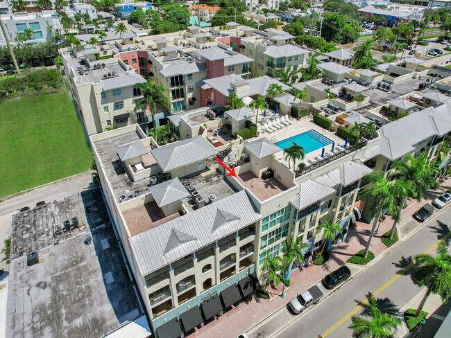 Building Photo - 225 NE 1st St