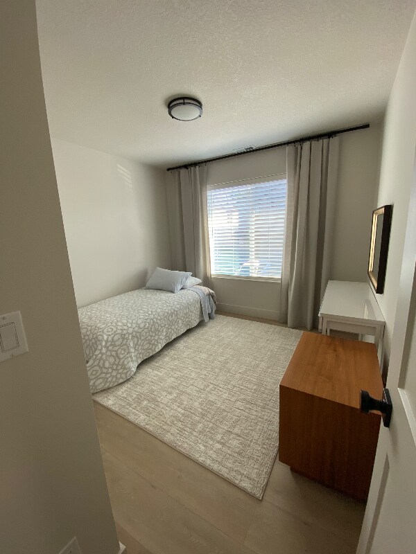 Building Photo - 9909 NE 44th Ct