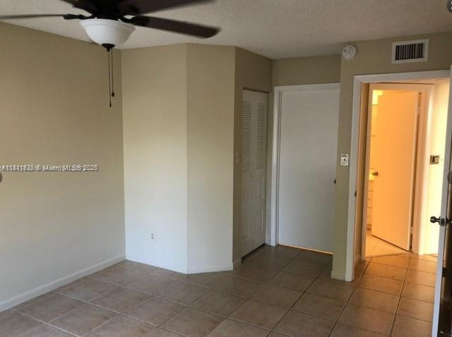 Building Photo - 1002 Coral Club Dr
