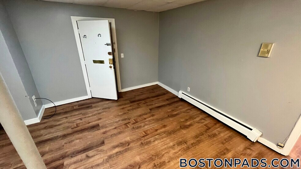 Building Photo - 11 Aberdeen St