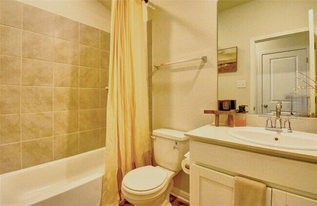 Building Photo - 257 Fossil Dr