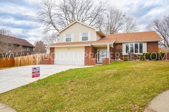 Building Photo - 3 Bedroom, 3 bath Home in West Des Moines!!