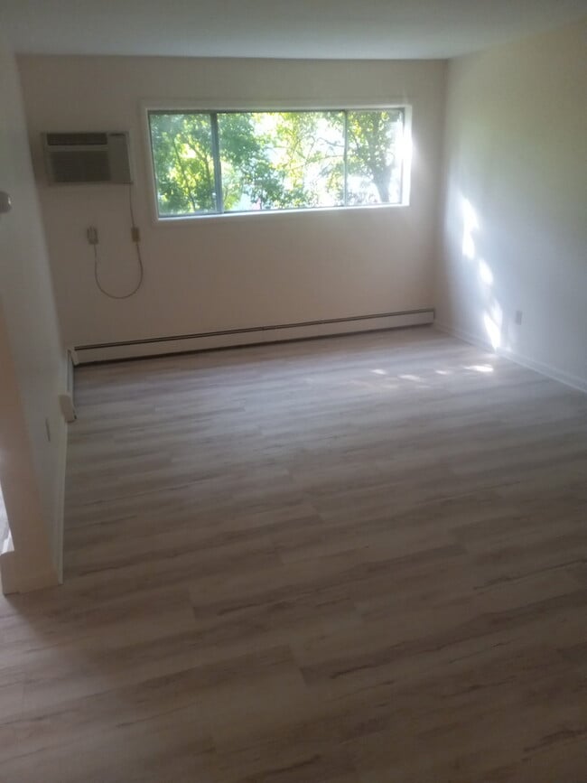 Building Photo - 799 Sergeant Palmateer Way