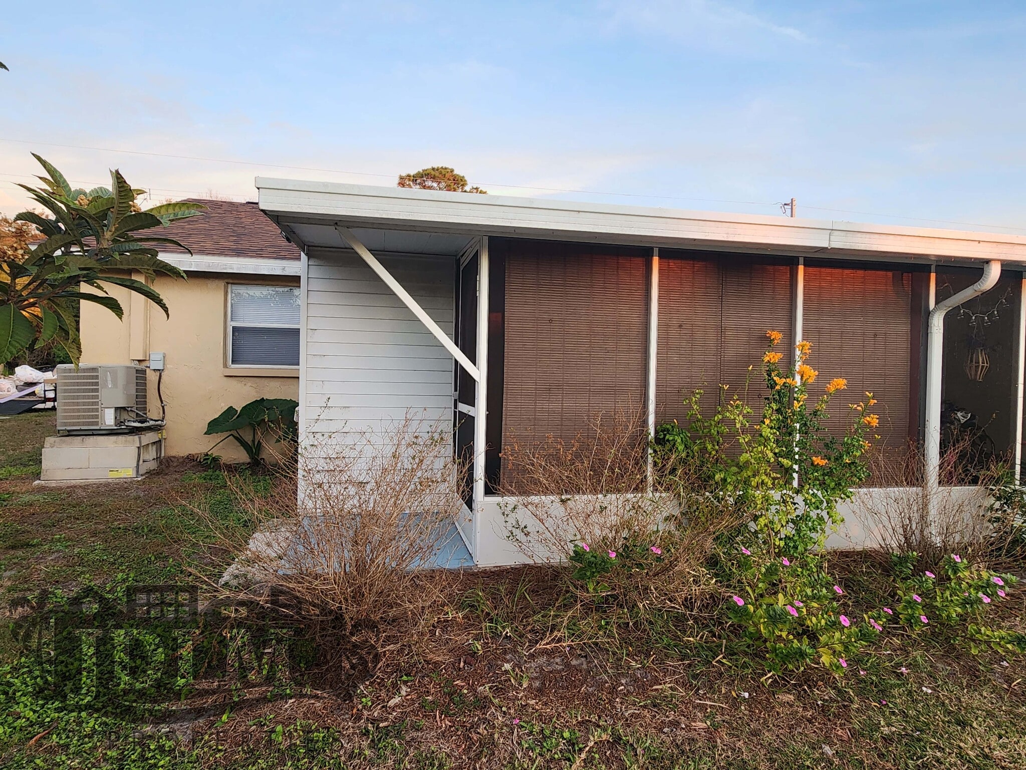 Building Photo - 12515 1st Is