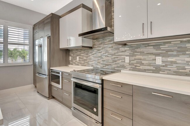 Building Photo - 4010 NW 18th Way