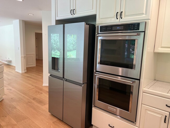 Building Photo - 4bd/2.5ba Redmond Home