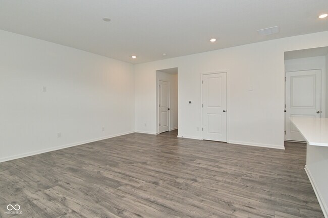 Building Photo - 6296 Wasco Dr