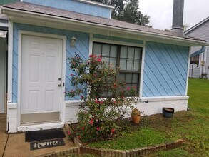 Building Photo - B3986