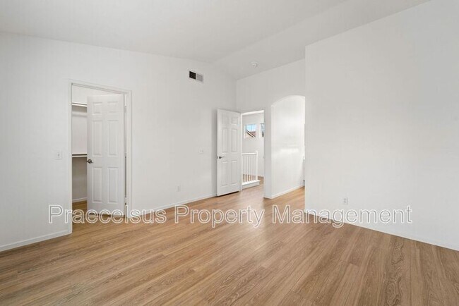 Building Photo - 8265 Gold Coast Dr
