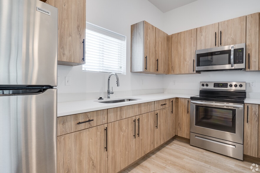 Building Photo - Broadstone Townhomes