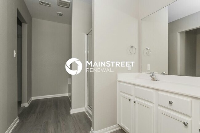 Building Photo - 5 Bedroom Pet-Friendly Home in Magnolia, TX with Main Street Renewal