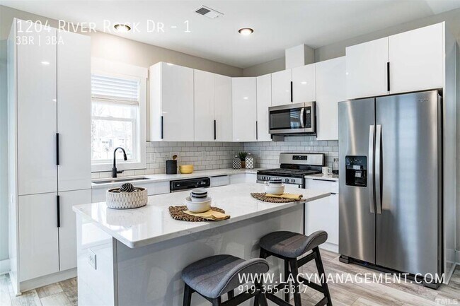 Building Photo - 1204 River Rock Dr