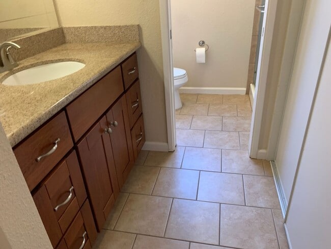 Building Photo - Adorable well maintained 3 bedroom 2 bath ...