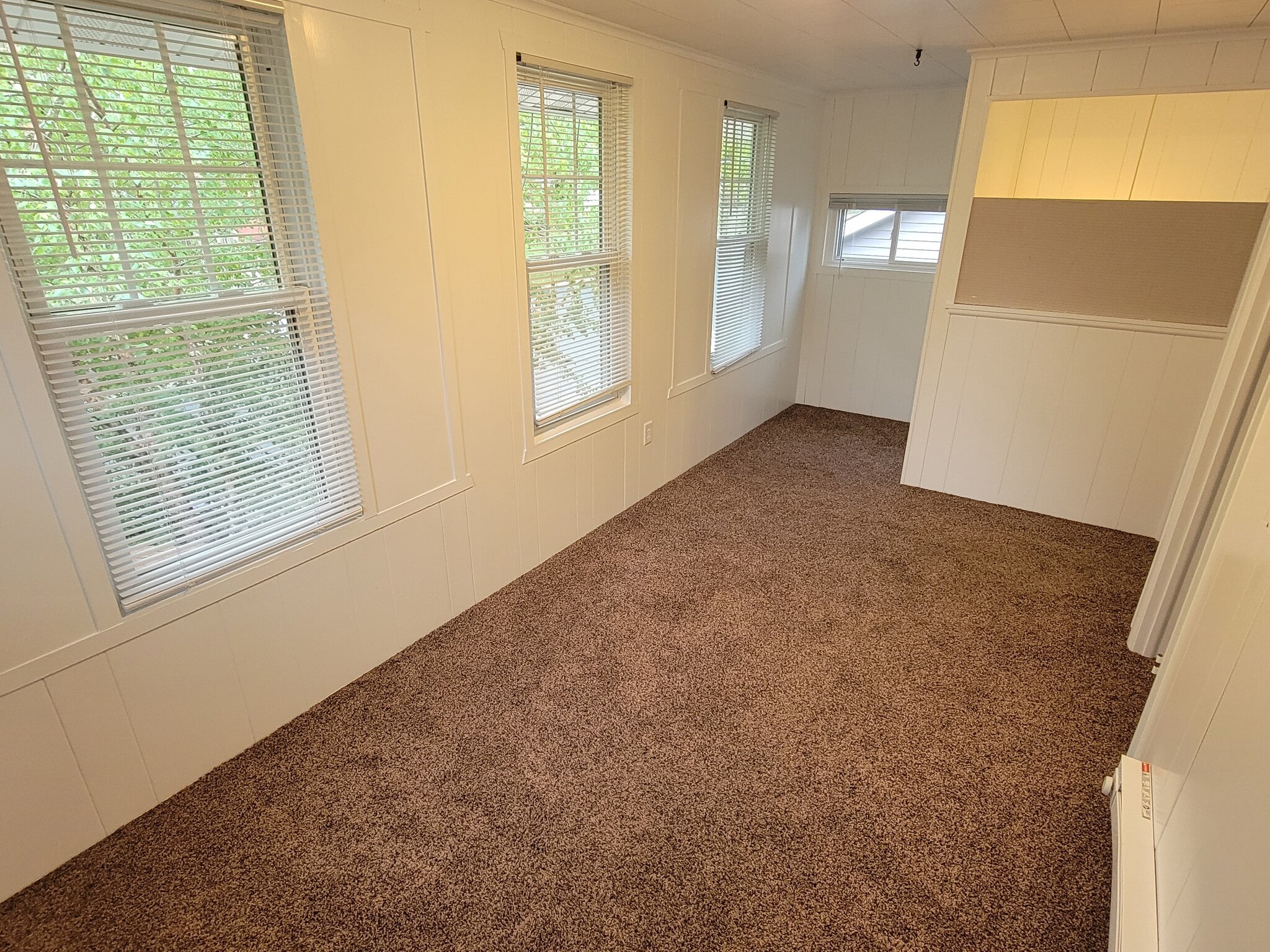 3rd bedroom or office - 308 Lewis St S