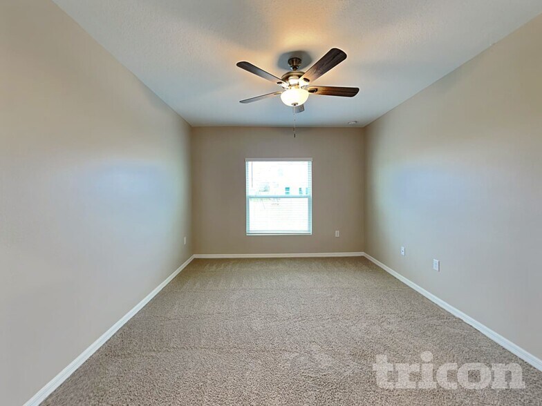 Building Photo - 212 Garnet Ave