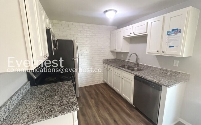 Building Photo - 5042 Bentler Dr