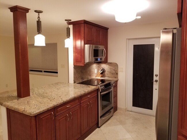 Building Photo - 2857 NE 32nd St