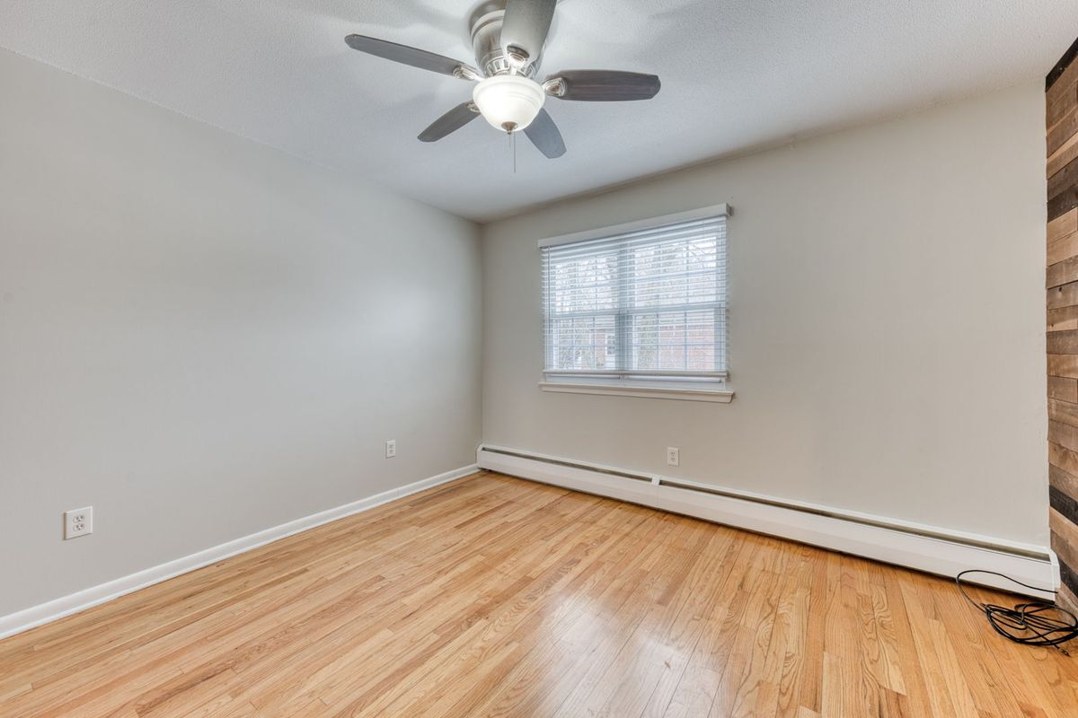 Building Photo - 66 Beths Ave