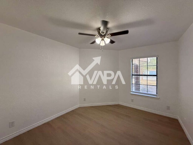 Building Photo - 8307 Maple Ridge Dr