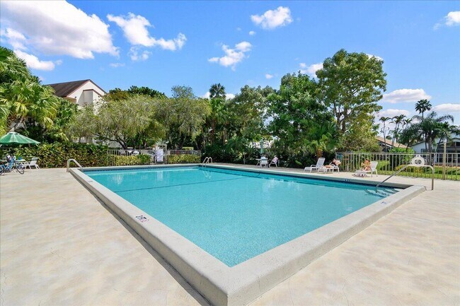 Building Photo - 12660 Shoreline Dr