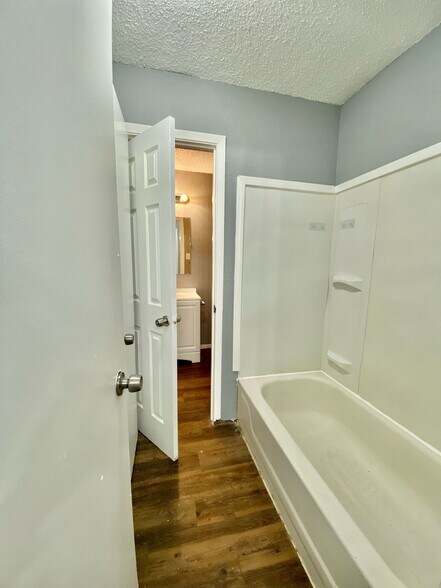 Building Photo - 1924 16th St