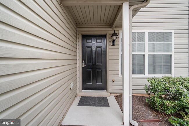 Building Photo - 117 Hawk Ct