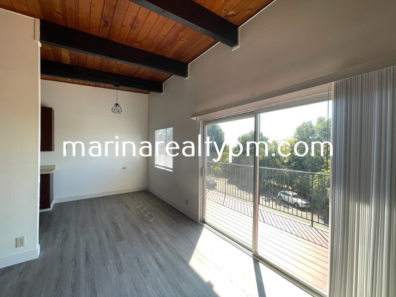 Building Photo - 129-191 Hilborn St