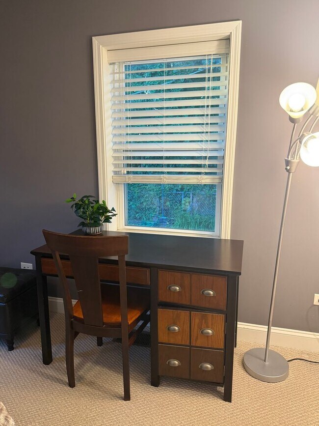 Building Photo - Beautiful Furnished 3BR/2BA Home in Prime Lincolnwood Location – Top-Rated Schools