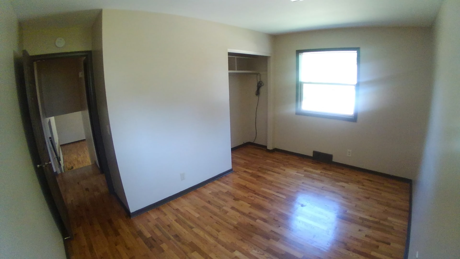 Large Front Bedroom - 1536 Linden St