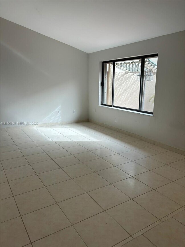 Building Photo - 613 Patio Village Way