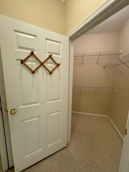 Building Photo - 4137 Fountainside Ln
