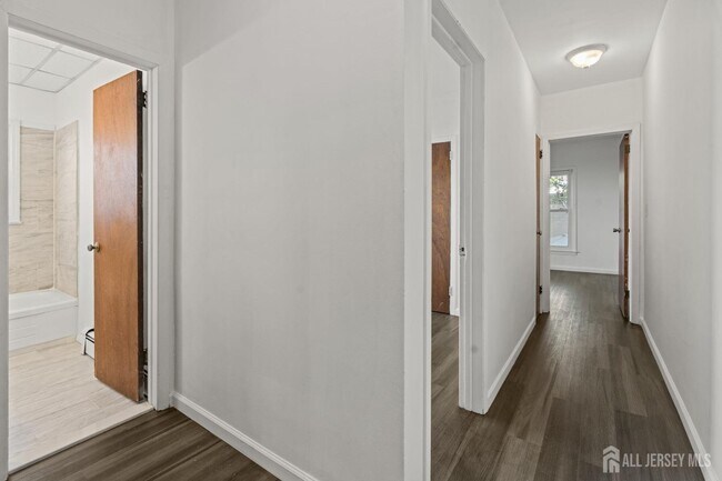 Building Photo - 2063 Elizabeth Ave