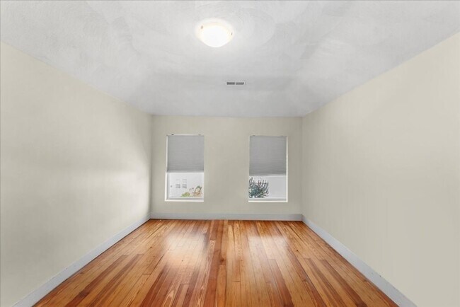 Building Photo - 49 Massasoit Ave