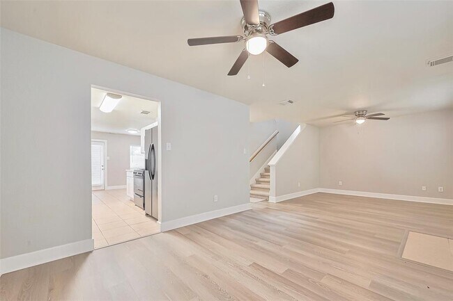 Building Photo - 5711 Silver Oak