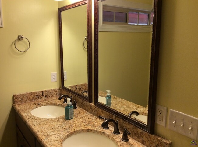 Building Photo - 464 Loblolly Ln