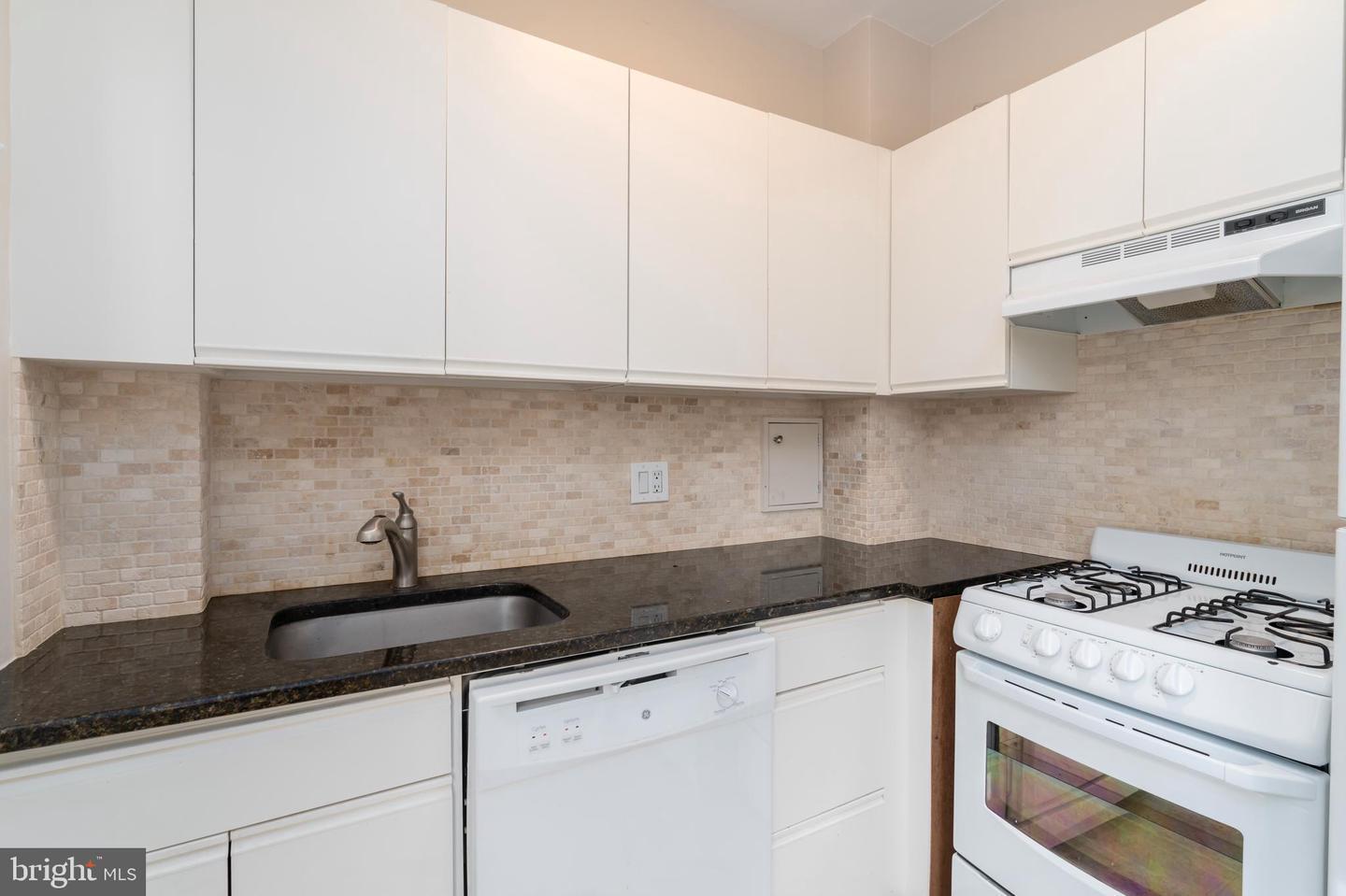 . - 1727 Massachusetts Ave NW