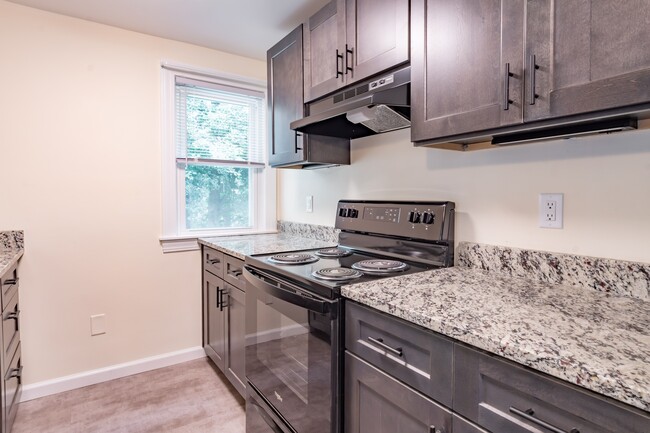 Building Photo - 179 Chestnut St