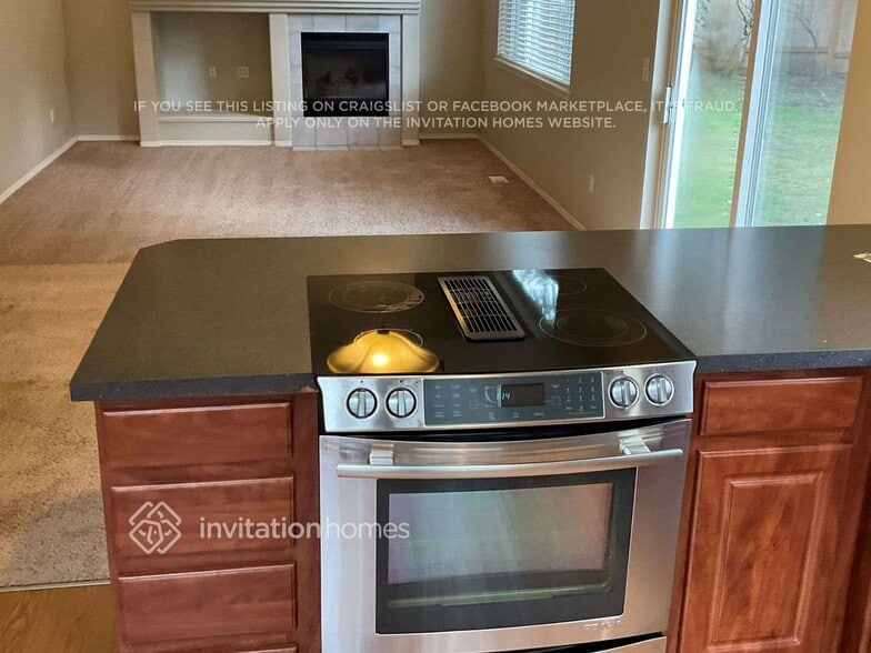 Building Photo - 14903 24th Ave E