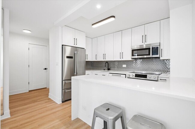 Building Photo - 88 W Schiller St